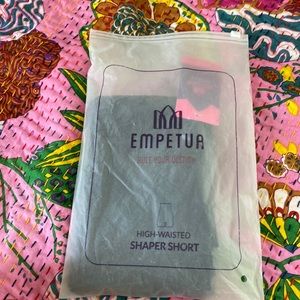 Empetua Shaper Short